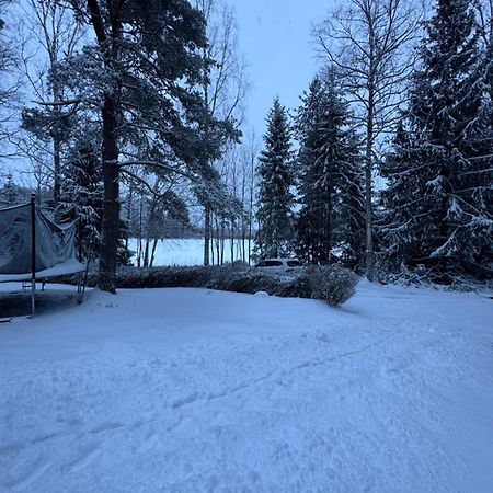 Mysig Stuga I Naevesta Örebro Esterno foto