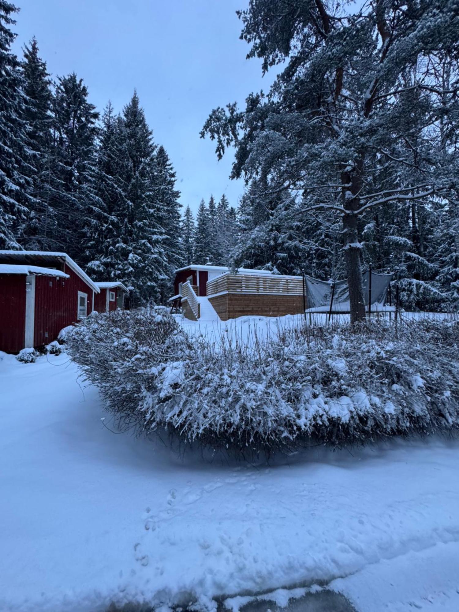 Mysig Stuga I Naevesta Örebro Esterno foto