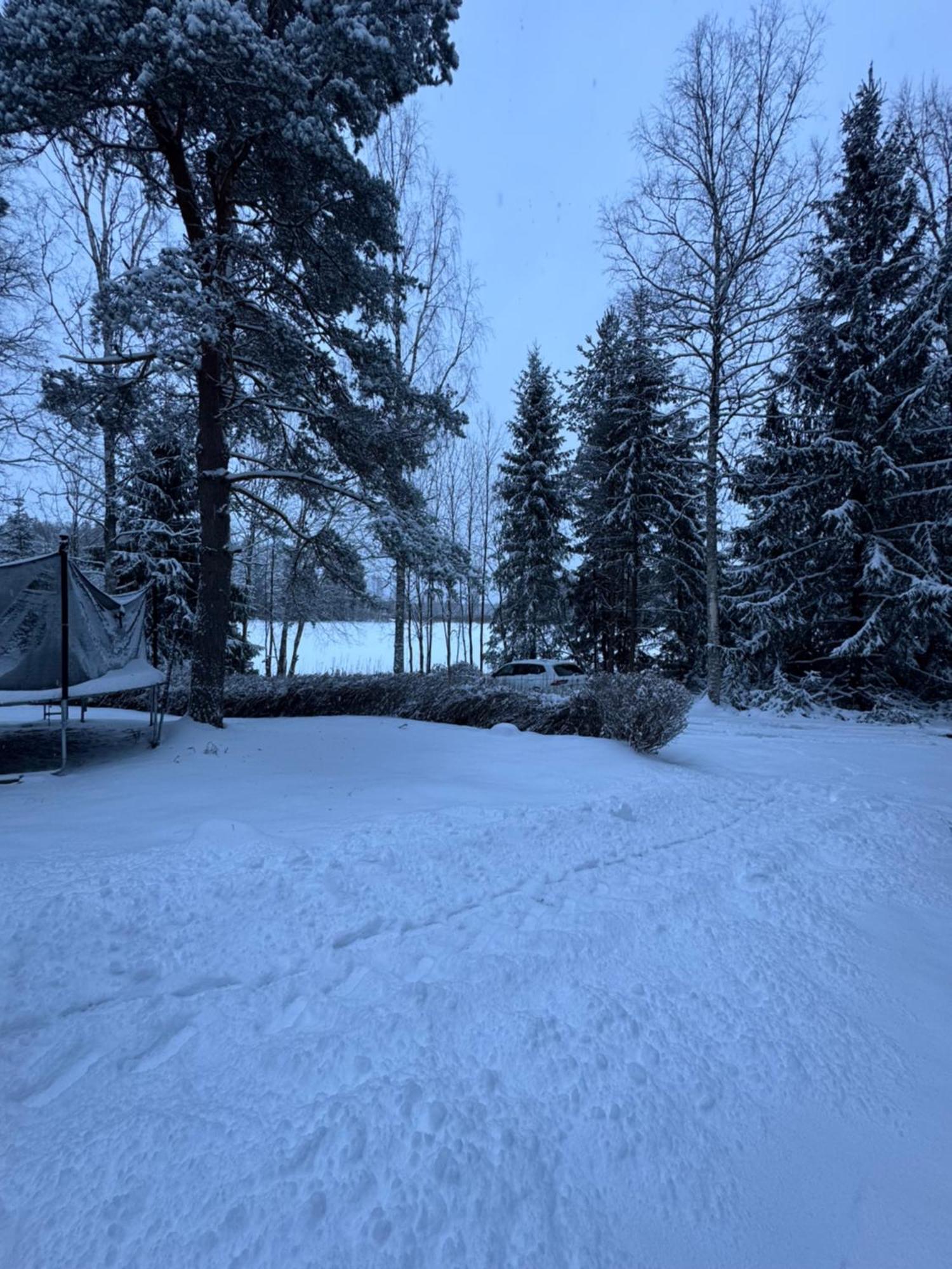 Mysig Stuga I Naevesta Örebro Esterno foto