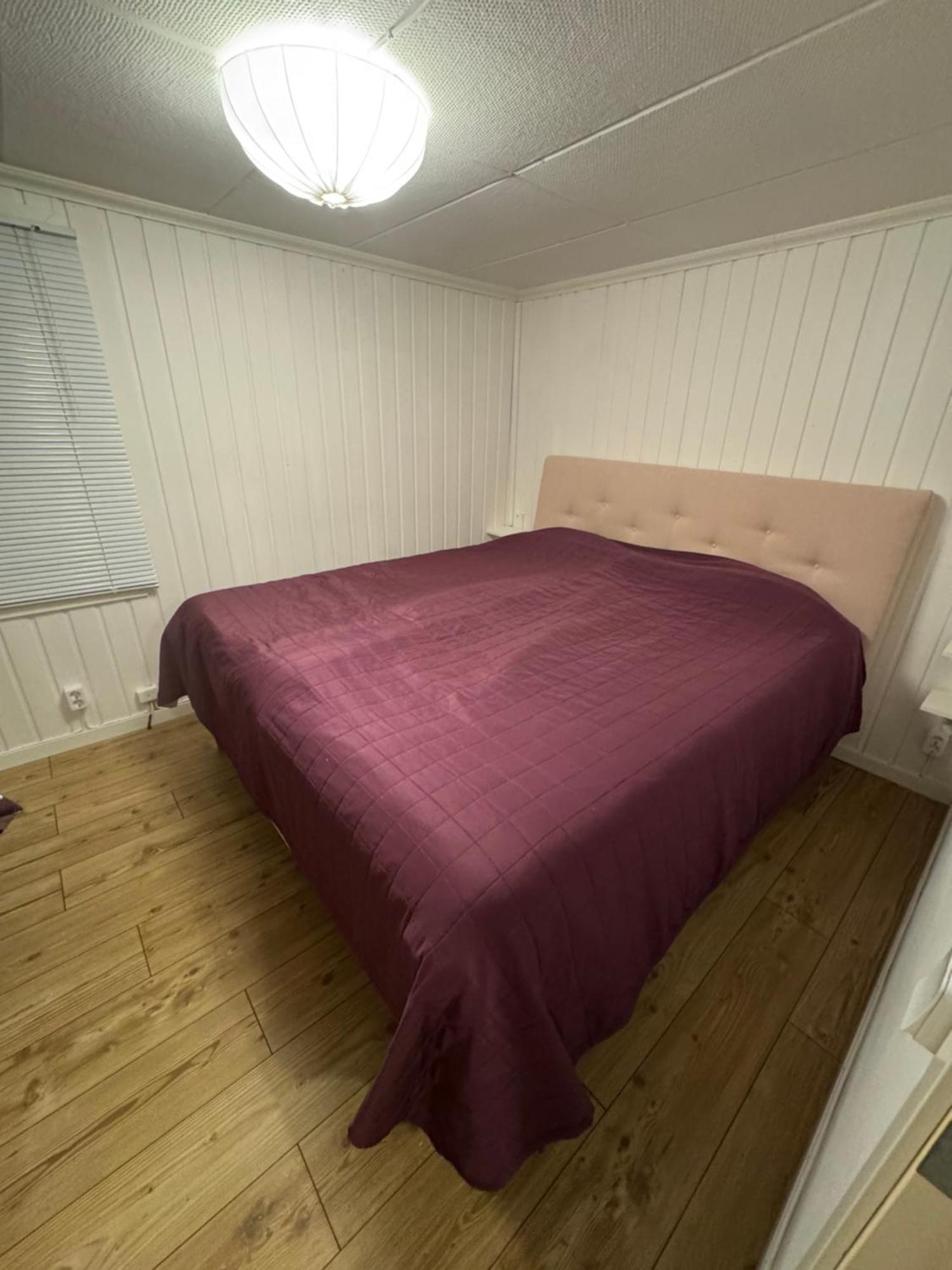 Mysig Stuga I Naevesta Örebro Esterno foto